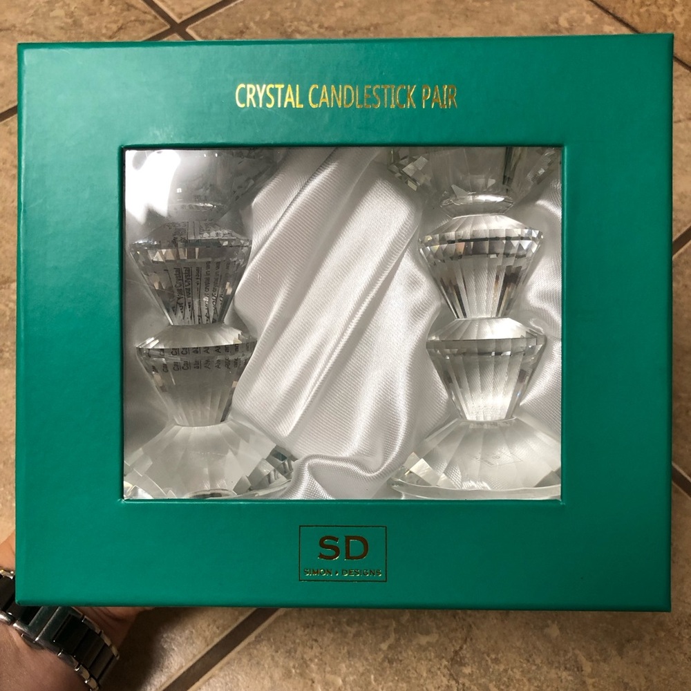 SIMON DESIGN Crystal Candlesticks Pair - New!! 4”